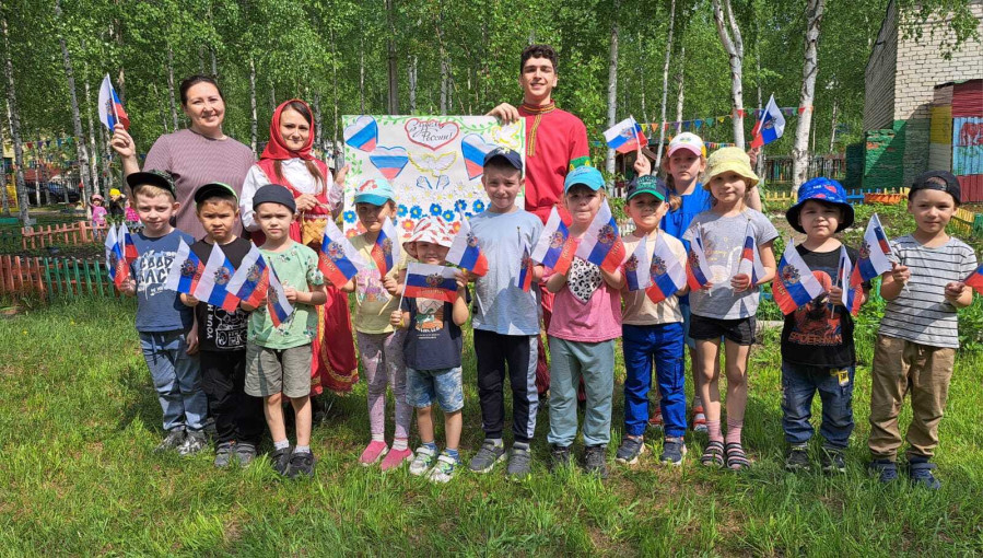 С днем России! (группа 9, корпус 1) С днем России! (группа 9, корпус 1).
